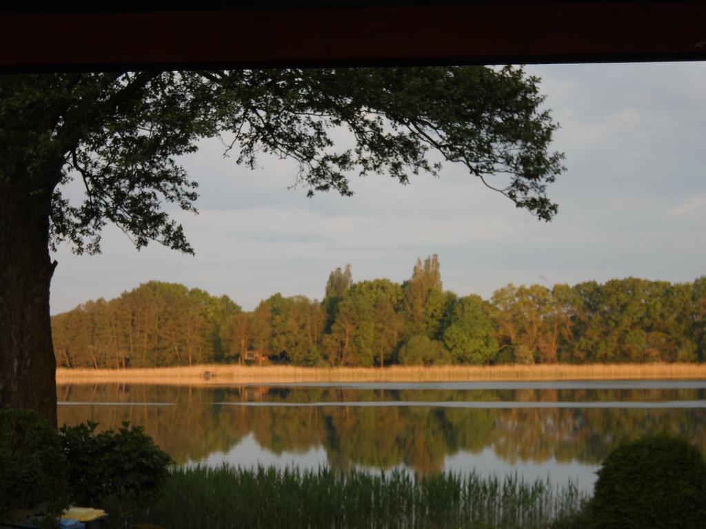 Bungalow Idylle Am See Neuruppin Kültér fotó